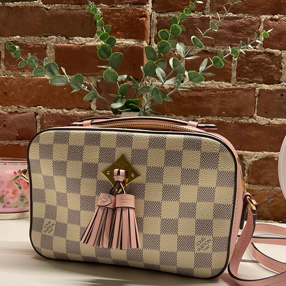 Crossbody bag in good condition. Has plenty of space inside. - Picture 1 of 5